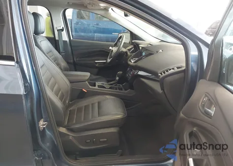 2018 Ford Escape Titanium z USA, uszkodzony, nr VIN 1FMCU9J98JUB73466